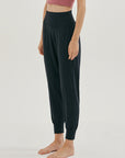 Seamless Relaxed-Fit Sculpting Jogger Pants