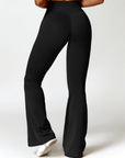 Pocket-Detail Seamless Sculpting Flared Leggings